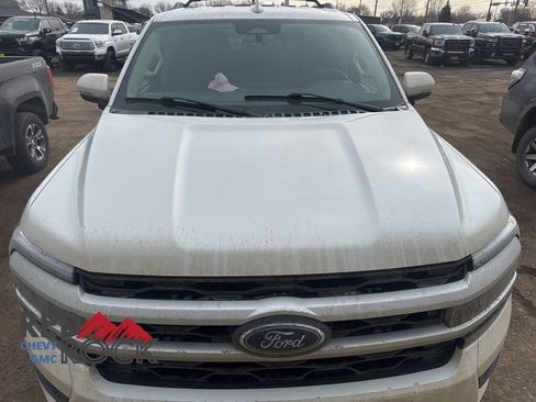 Used 2023 Ford Expedition Max XLT image 4