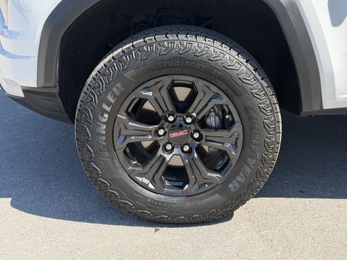 Used 2025 GMC Canyon Elevation w/ Convenience Package RWD image 12