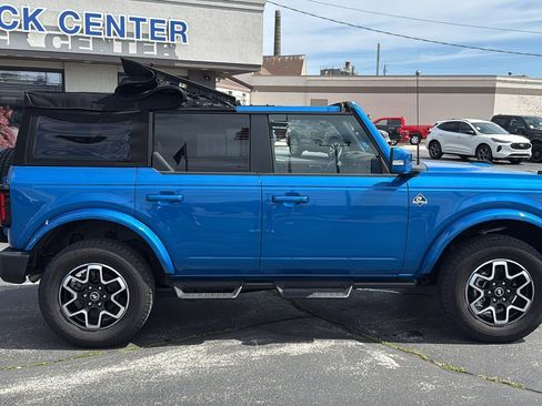 Used 2024 Ford Bronco Outer Banks AWD/4WD image 9
