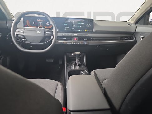 Certified 2025 Kia K4 FWD image 2