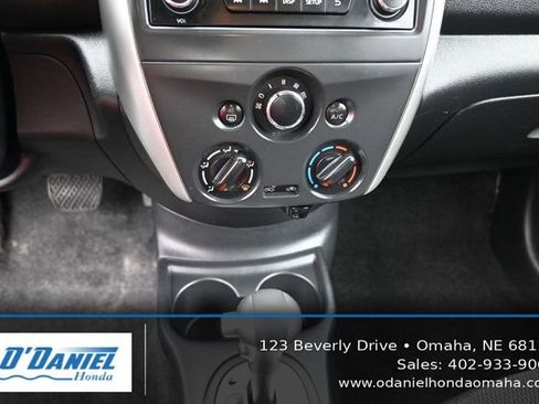 Used 2015 Nissan Versa SV FWD image 31