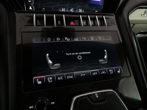 Used 2021 Lamborghini Urus image 24