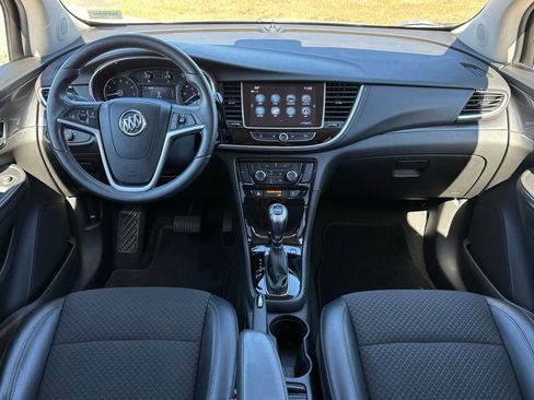 Used 2021 Buick Encore Preferred image 9