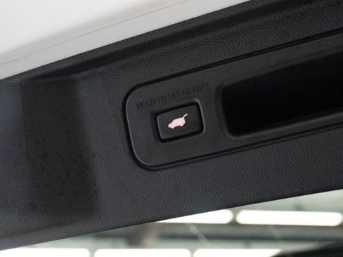 Used 2023 Honda Pilot Elite image 38