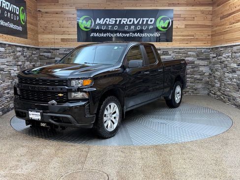 Used 2019 Chevrolet Silverado 1500 Custom w/ Custom Convenience Package image 4