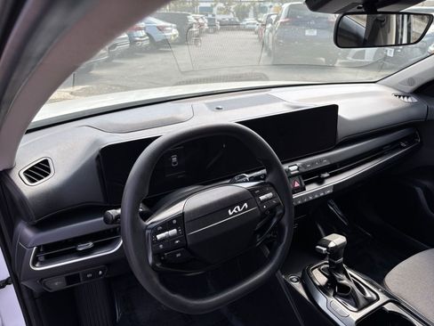 Used 2025 Kia K4 FWD image 33