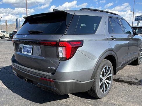 Used 2025 Ford Explorer ST-Line AWD/4WD image 3