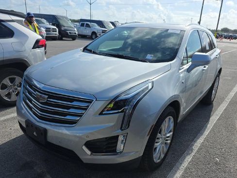 Used 2019 Cadillac XT5 Premium Luxury AWD/4WD image 1