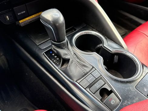 Used 2019 Toyota Camry XSE image 33