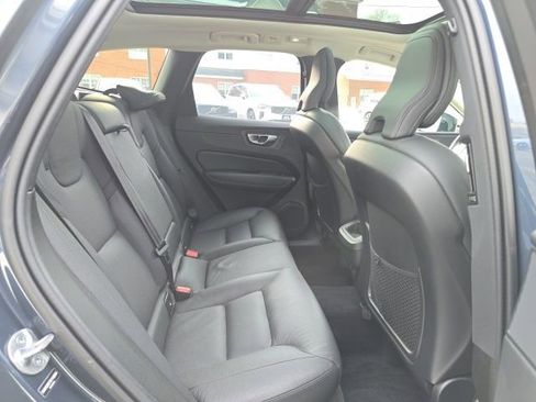 Certified 2025 Volvo XC60 B5 Plus image 19