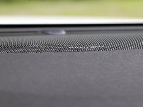 Used 2020 Volvo V90 T6 Cross Country image 26