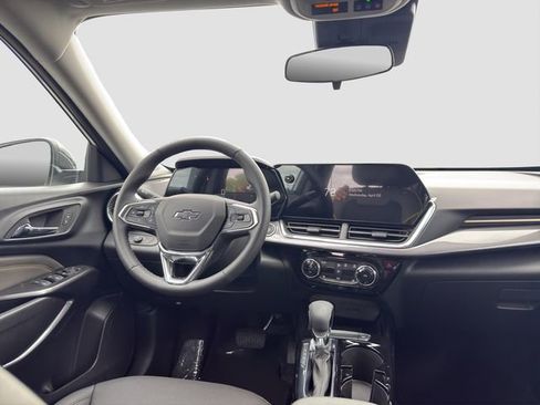 Used 2026 Chevrolet Trax ACTIV FWD image 14