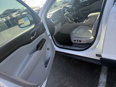 Used 2019 GMC Acadia SLT image 20