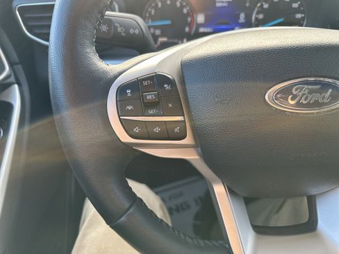 Used 2022 Ford Explorer XLT w/ Equipment Group 202A image 19