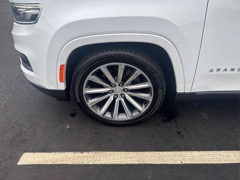 Used 2022 Jeep Grand Wagoneer Series II w/ Convenience Group III image 19