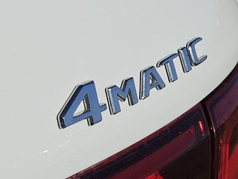 Used 2022 Mercedes-Benz GLB 250 250 4MATIC image 10