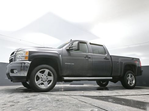 Used 2011 Chevrolet Silverado 2500 LT w/ Interior Plus Package image 61