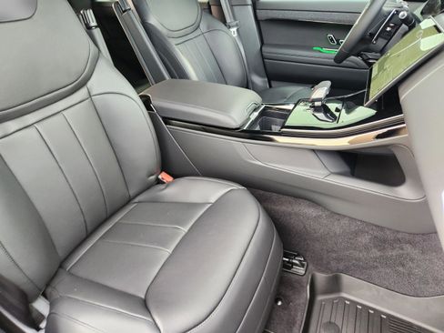 New 2026 Land Rover Range Rover Sport Dynamic SE AWD/4WD image 9