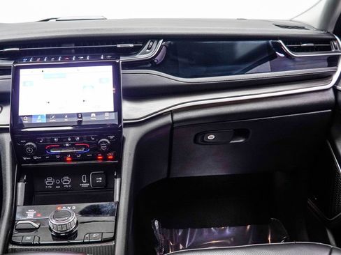 Used 2024 Jeep Grand Cherokee Limited 4xe AWD/4WD image 19