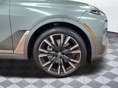 Used 2025 BMW X7 xDrive40i w/ Premium Package image 29