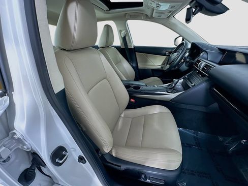 Used 2019 Lexus IS 300 AWD image 30