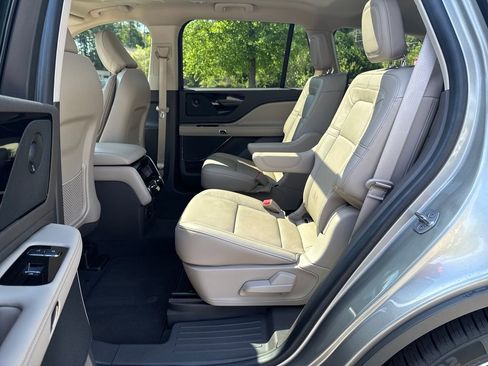 Used 2023 Lincoln Aviator Reserve w/ Equipment Group 201A RWD image 29