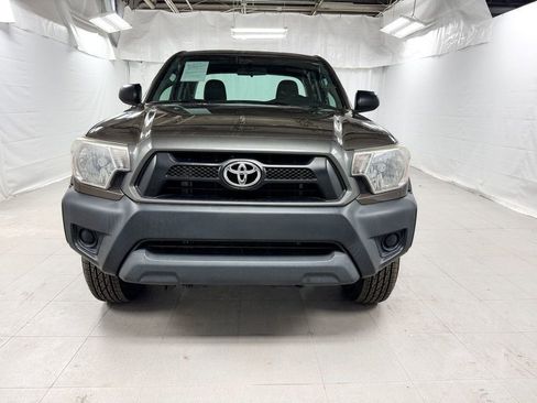 Used 2015 Toyota Tacoma 4x4 Access Cab image 2