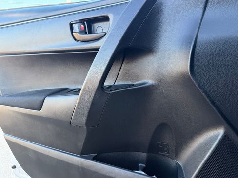 Used 2016 Toyota Corolla L FWD image 18