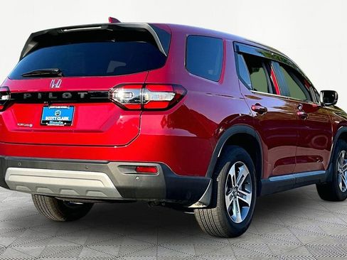 Used 2025 Honda Pilot EX-L image 5
