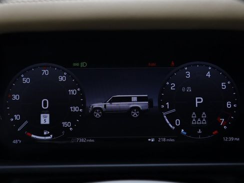 Used 2025 Land Rover Defender 130 S image 8