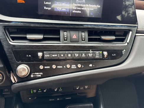 Used 2022 Lexus ES 350 w/ Premium Package FWD image 12