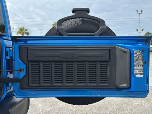 Used 2022 Jeep Wrangler Unlimited Sport w/ Sun And Sound Package AWD/4WD image 17