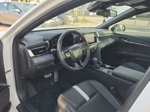 Used 2025 Toyota Camry SE FWD image 10