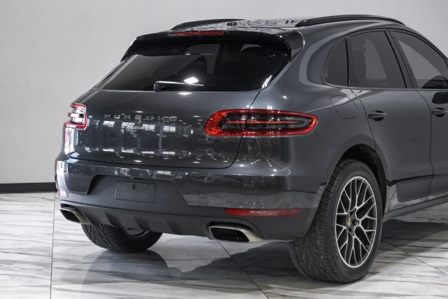 Used 2018 Porsche Macan Sport Edition AWD/4WD image 12