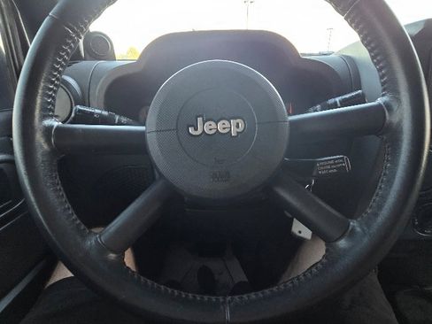 Used 2007 Jeep Wrangler Unlimited Sahara image 17