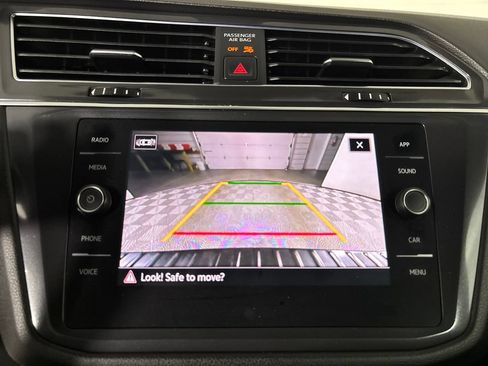 Used 2023 Volkswagen Tiguan SE R-Line FWD image 19