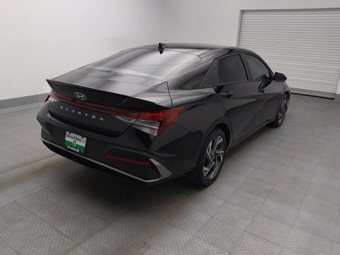 Used 2025 Hyundai Elantra Sport image 9