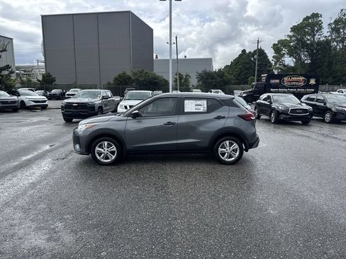 New 2025 Nissan Kicks Play S FWD image 8