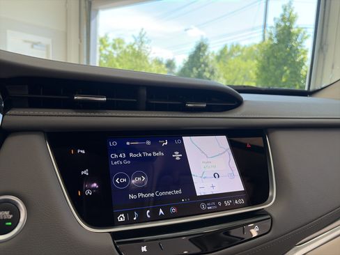 Used 2023 Cadillac XT5 Premium Luxury w/ Technology Package FWD image 43