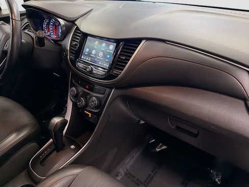 Used 2019 Chevrolet Trax LT w/ LT Convenience Package FWD image 25