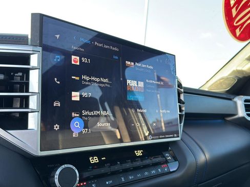 Used 2022 Toyota Tundra Platinum w/ Advanced Package image 21