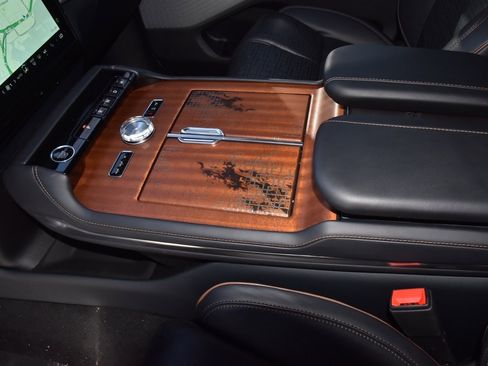 New 2025 Lincoln Navigator Black Label image 36