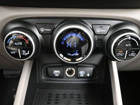 New 2026 Hyundai Venue SEL image 33