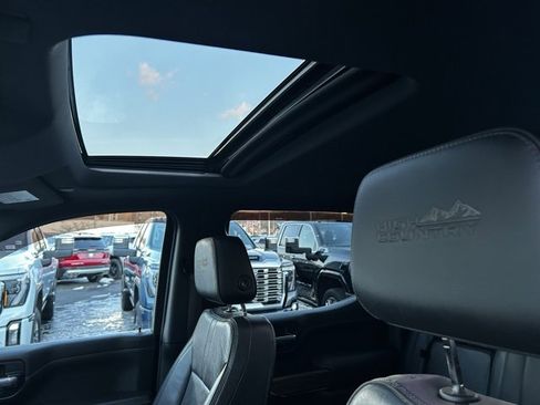 Used 2019 Chevrolet Silverado 1500 High Country image 16