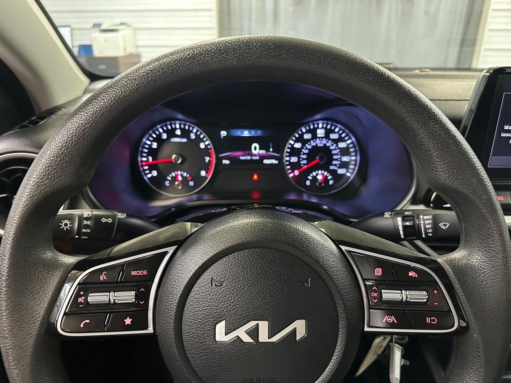 Used 2023 Kia Forte LXS w/ LXS Technology Package FWD image 8