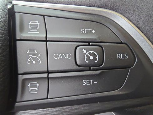 New 2025 Jeep Grand Cherokee Laredo image 18