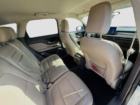 Used 2023 Lincoln Corsair FWD image 28