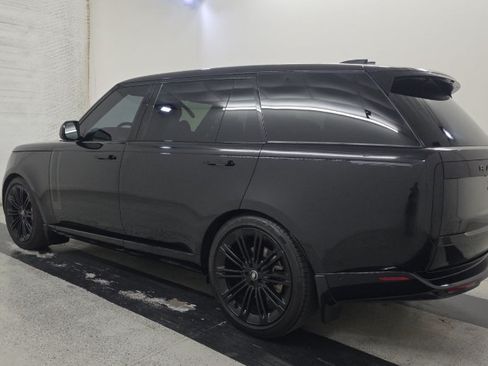 Used 2025 Land Rover Range Rover Long Wheelbase SE AWD/4WD image 4