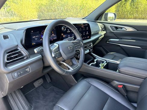 Used 2026 Chevrolet Traverse LT w/ Midnight/Sport Edition FWD image 22