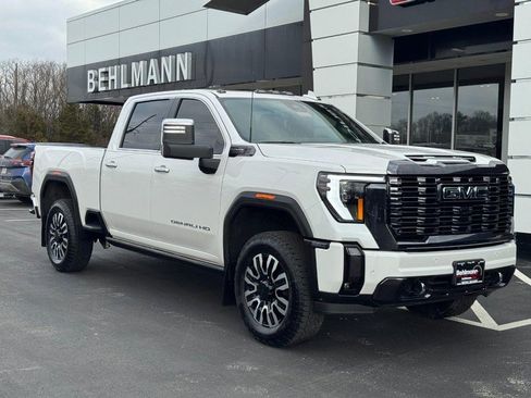 Used 2024 GMC Sierra 2500 Denali Ultimate image 2
